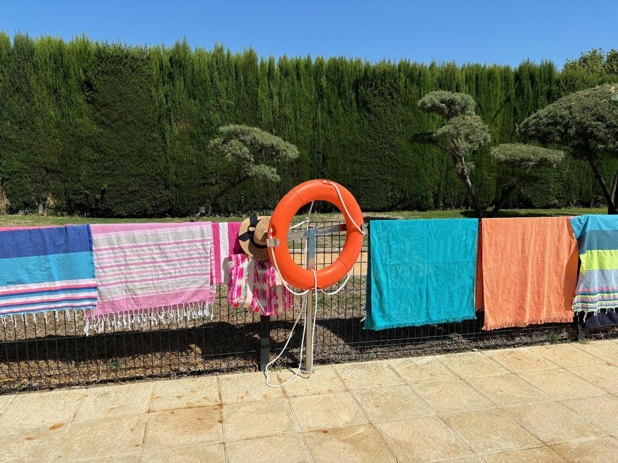 Casa En Ruta De La Plata Con Piscina Comunitaria Villa Guillena Buitenkant foto